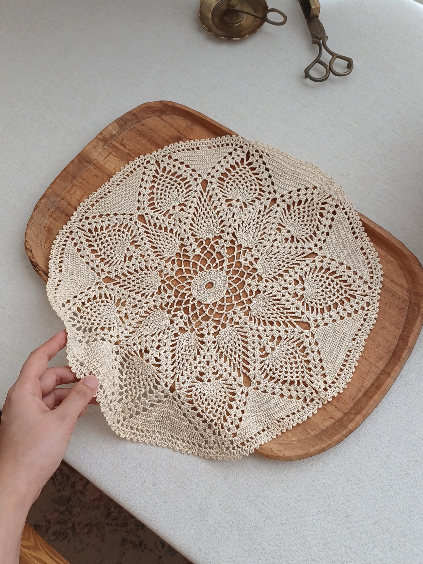رومیزی قلاب‌بافی
