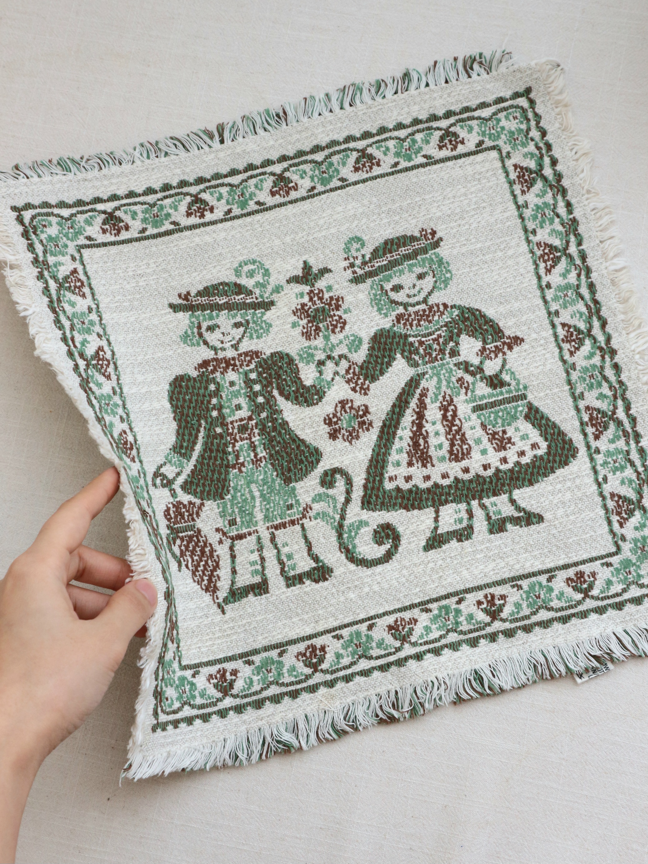 تپستری [برای رومیزی یا دیوارکوب]