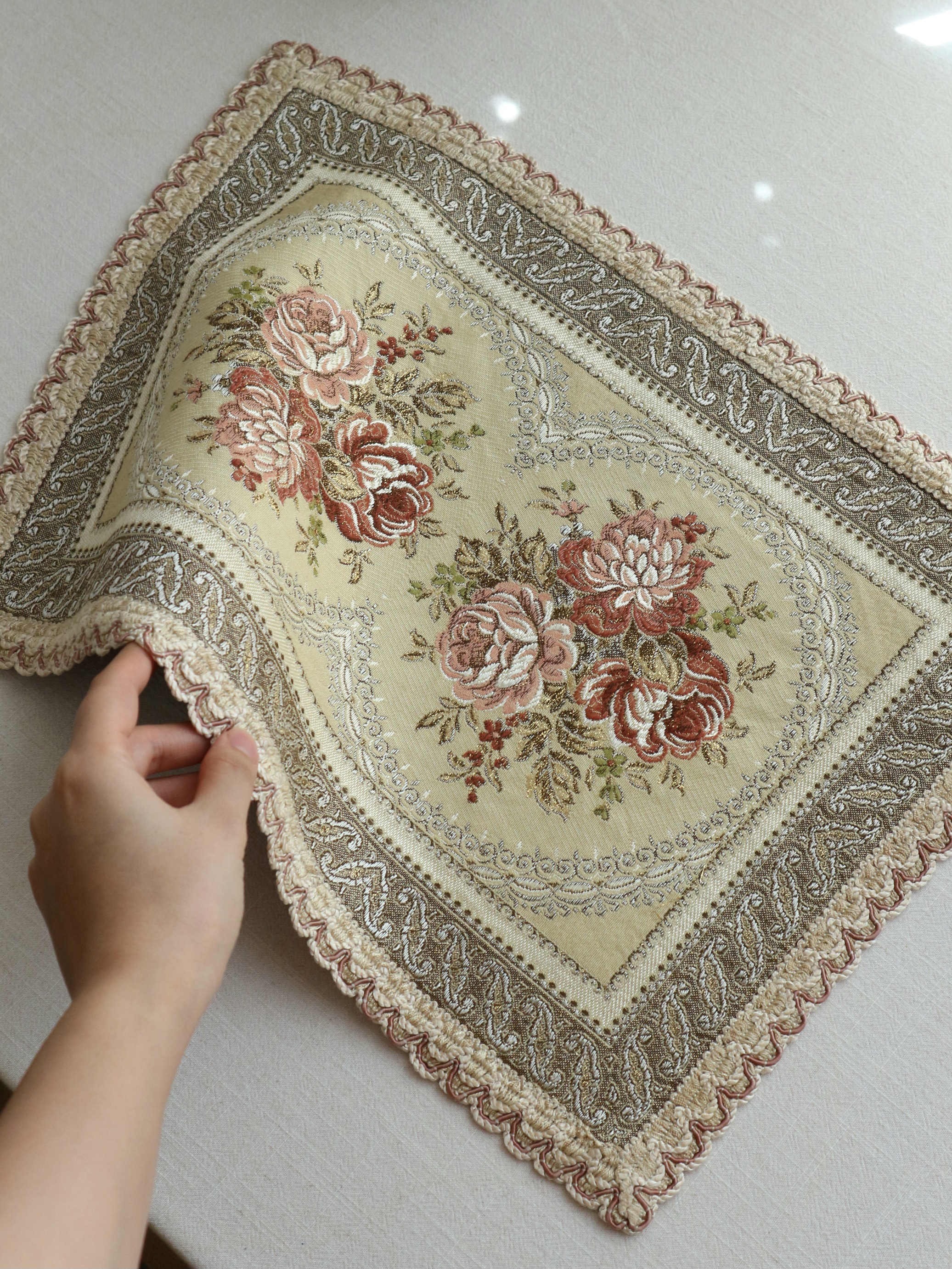 رومیزی بلژیکی